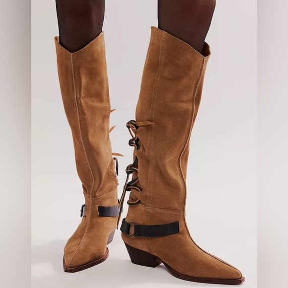 Free People Back-lace Sway Low Slouchy Boots. Western inspired suede pull-on. - Picture 6 of 16